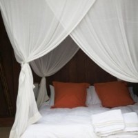 camas cortinas dosel 4 200x200 Camas con Cortinas y Dosel