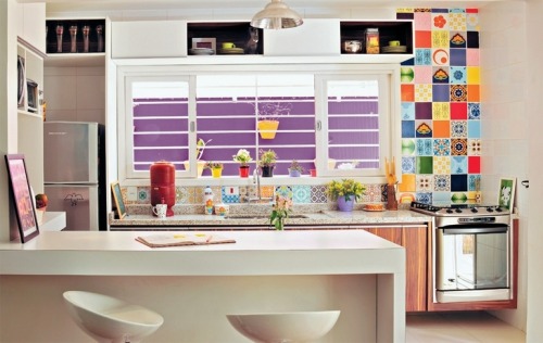 Casa contemporánea con decoración colorista y alegre decoracion.in