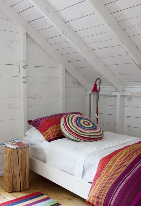 Bedroom: How to Decorate a Bedroom in the Attic