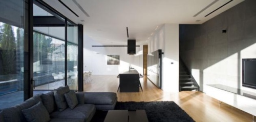 casas-contemporaneas-grandes-ventanas-herzelia-pituah-house-4