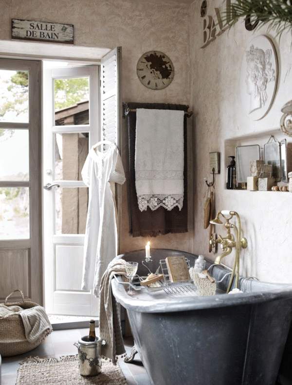 cuarto de baño con detalles vintage