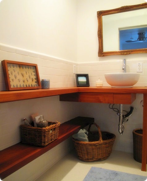 cuarto-de-bano-estantes-madera