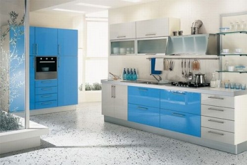 muebles de cocina en blanco y azul